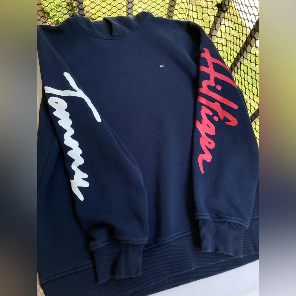 Tommy Hilfiger Soft Classic Navy Blue Hoodie White Red Cursive Logo Sleeve Decal